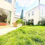 בית הארחה Sherpa 4*