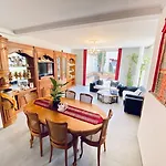 Pensión Sherpa 4*